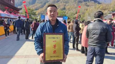 2025年，甘肃省陇南市康县天麻麻王评比及招商会在阳坝召开。三河坝镇斜坡村天麻种